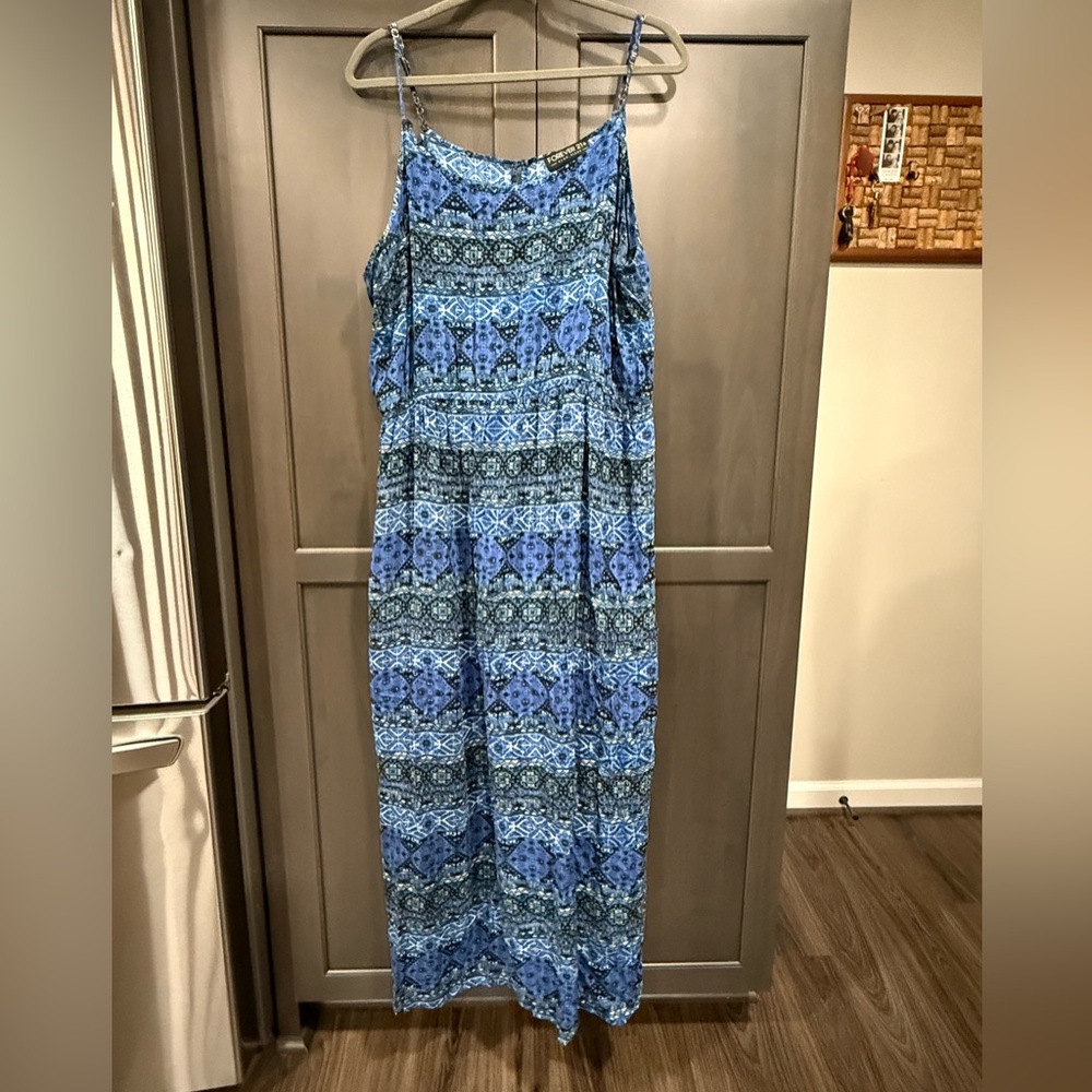 Forever 21 Blue and Black Geometric Maxi Dress